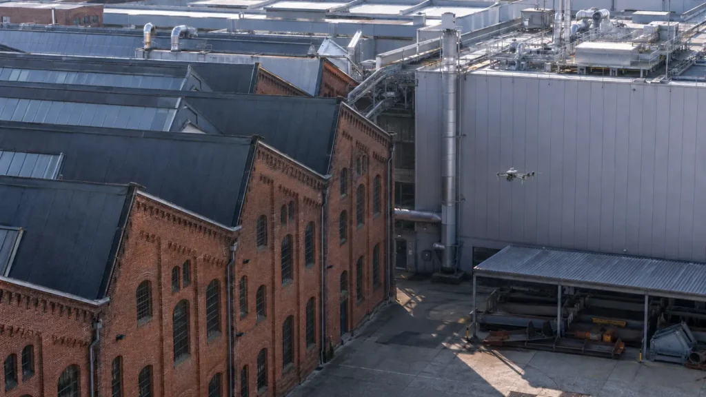 DJI Matrice 4T bei der Inspektion eines Textil- und Produktionsstandorts in Mönchengladbach